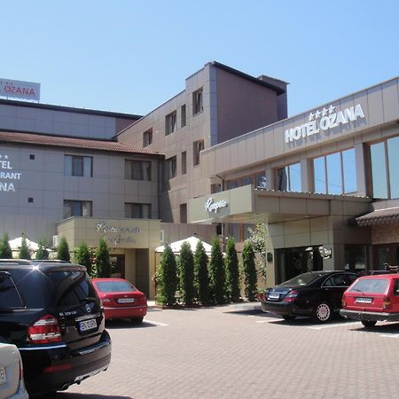 Hotel Ozana Бистриця Екстер'єр фото